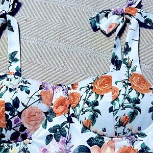 Small | Kittenish In The Vineyard| Floral Print Top | White, Orange, Green